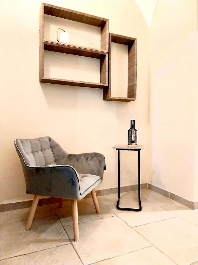 Il Vicoletto Portici Apartment Italy